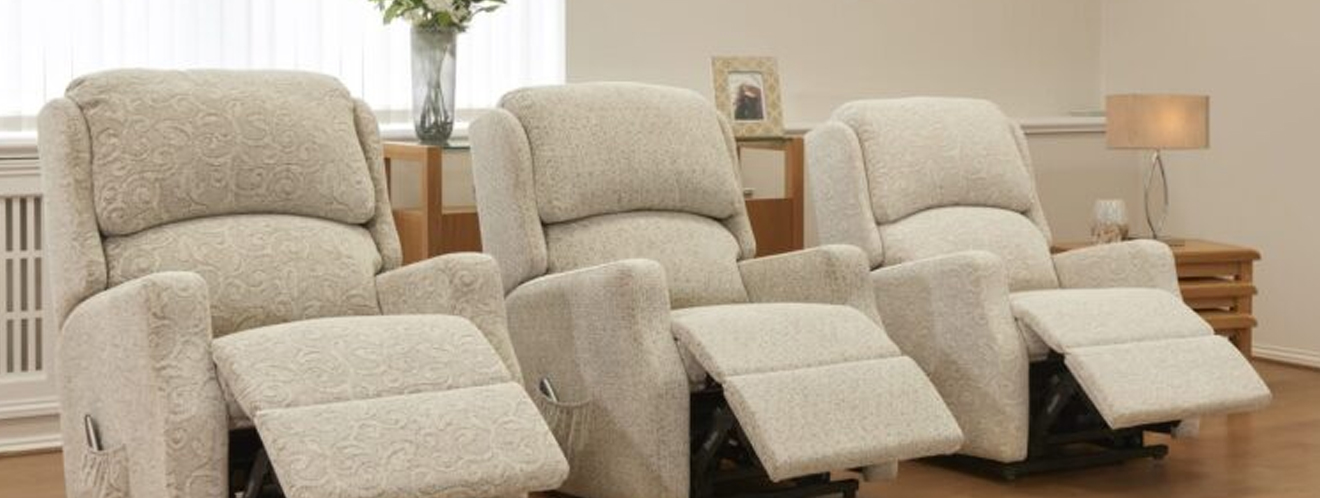 Come and Meet a Celebrity.....Rise and Recline Chair that is !